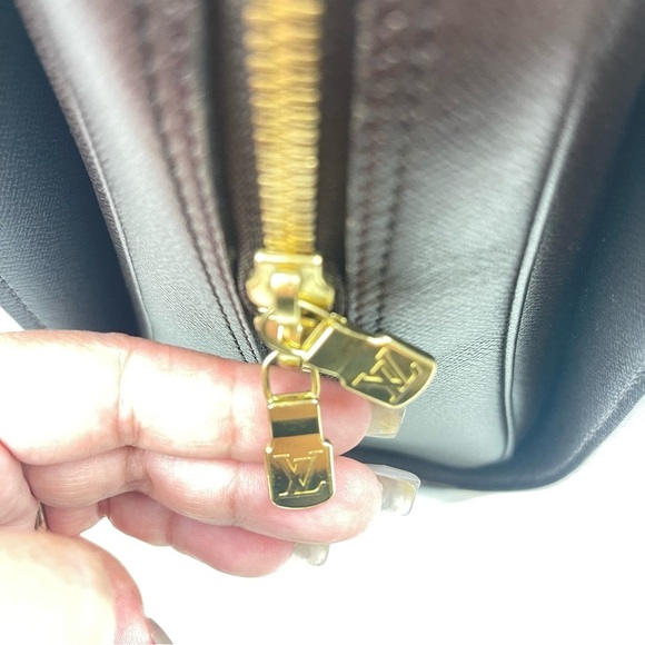 LOUIS VUITTON Damier Canvas Triana Bag 💯 Authentic - Picture 3 of 13